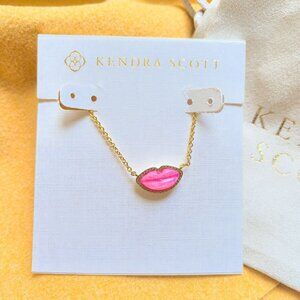 Kendra Scott Lips Gold Hot Pink Mother-of-Pearl Pendant Necklace 🎉